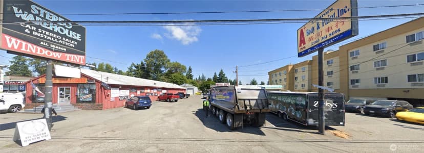 Property photo for 13828 Aurora Avenue N, Seattle photo 19