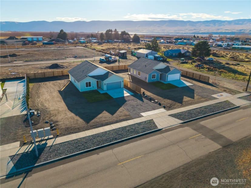 Property photo for 606 4th Street, Mattawa photo 2