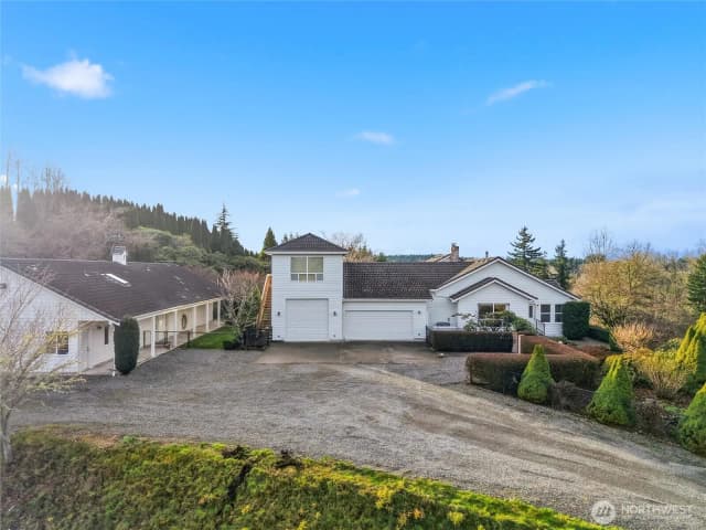 Property photo for 9020 Valley Green Drive Se, Olympia photo 2