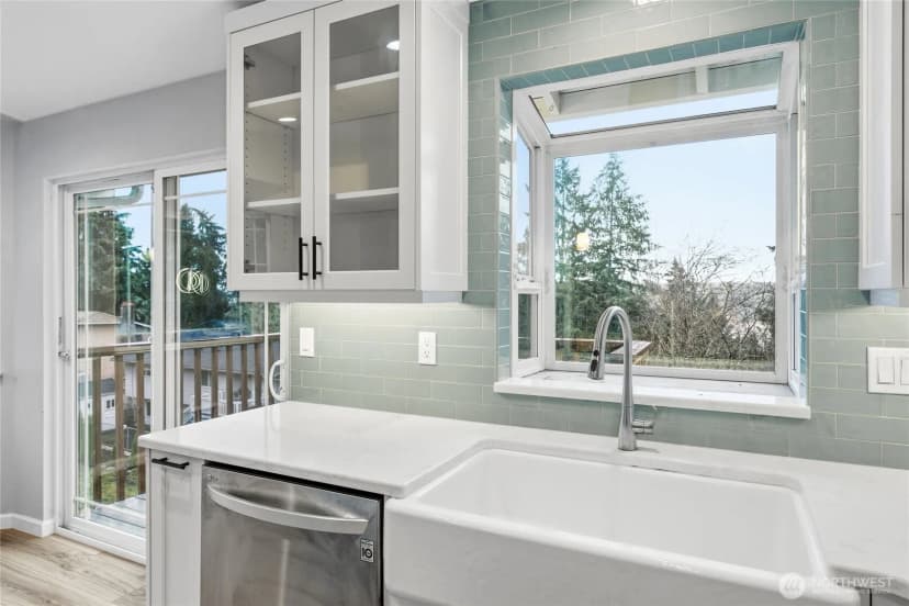 Property photo for 5824 Olive Avenue Ne, Bremerton photo 3