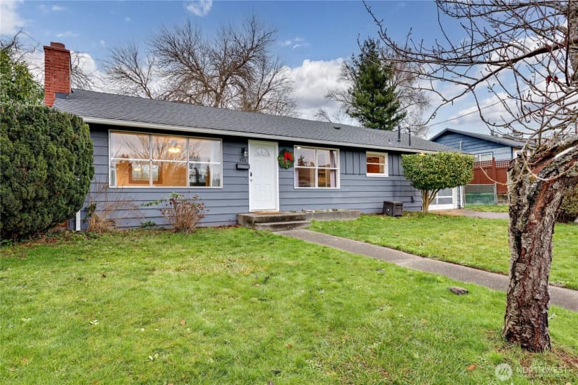Property photo for 944 E 31st Street, Bremerton photo 3