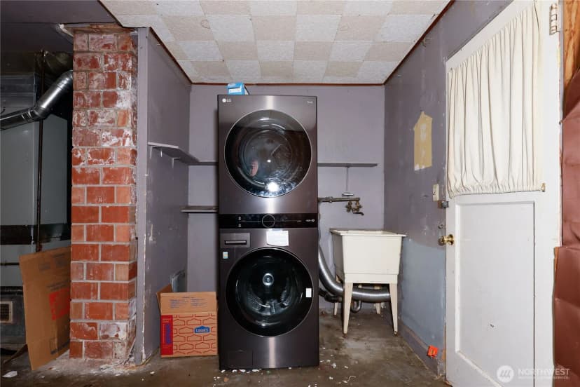 Property photo for 944 E 31st Street, Bremerton photo 32