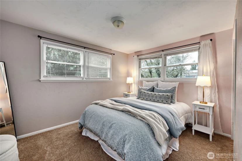 Property photo for 944 E 31st Street, Bremerton photo 17