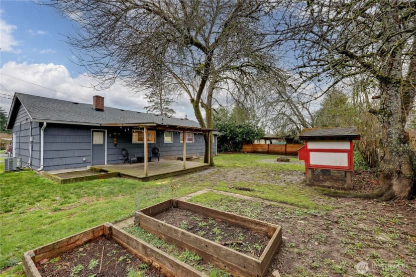 Property photo for 944 E 31st Street, Bremerton photo 25