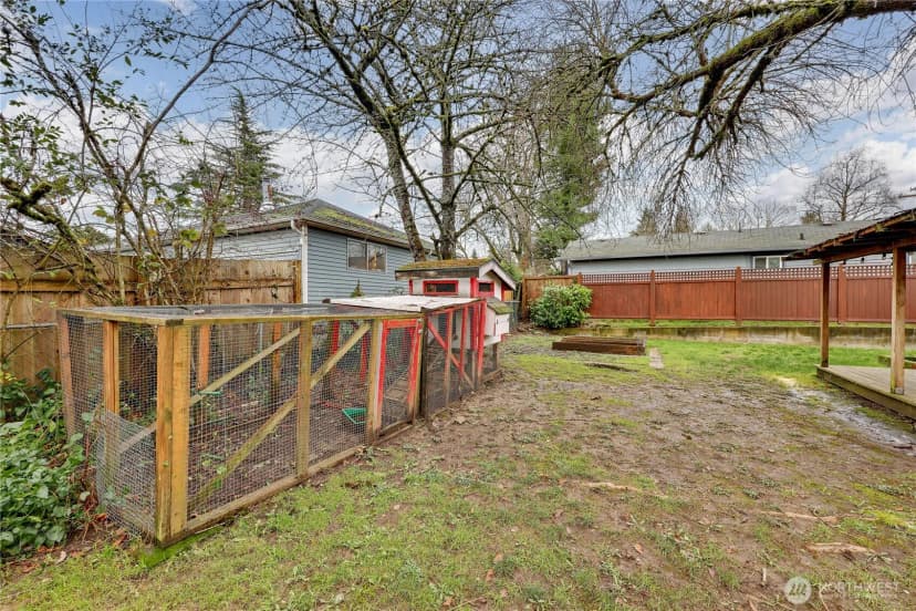 Property photo for 944 E 31st Street, Bremerton photo 31