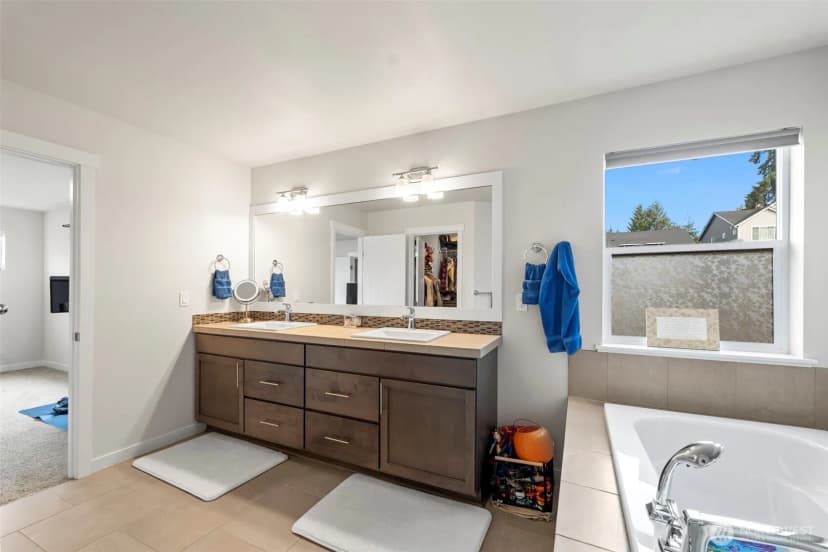 Property photo for 11349 Maple Tree Place Nw, Silverdale photo 17