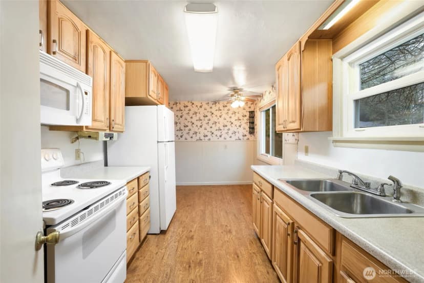 Property photo for 821 Roosevelt Street Ne, Olympia photo 17