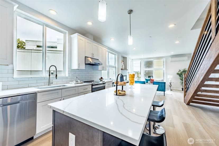 Property photo for 1015 Sturgus Avenue S #a, Seattle photo 7