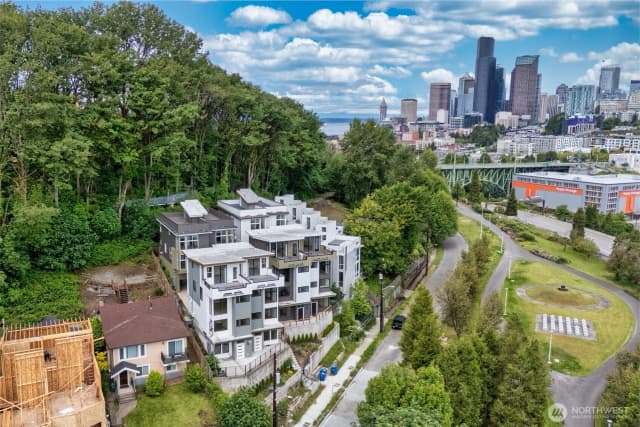 Property photo for 1015 Sturgus Avenue S #a, Seattle photo 3