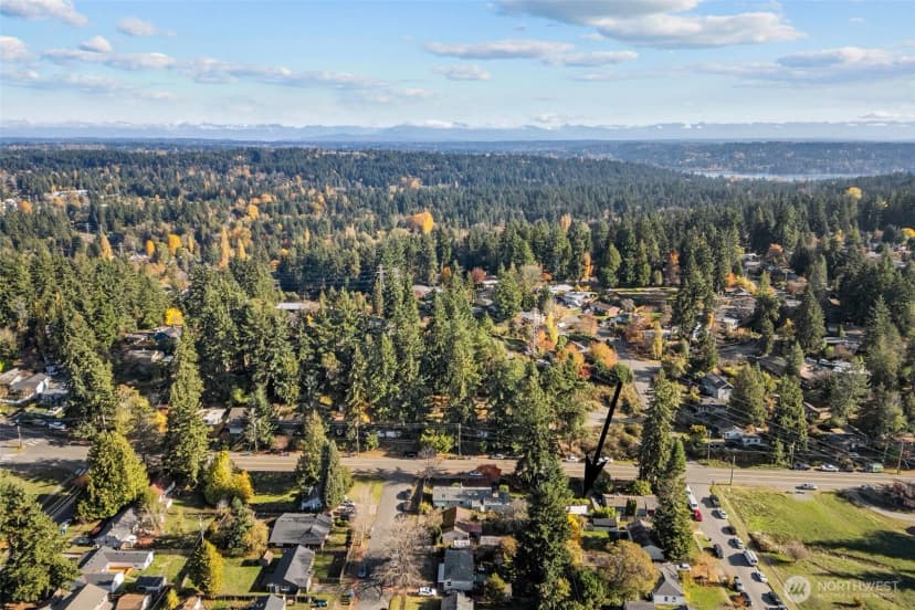 Property photo for 18809 10th Avenue Ne, Shoreline photo 27