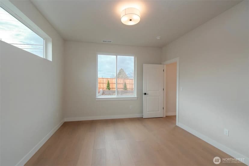 Property photo for 68 Sussex Court #22, Sequim photo 24