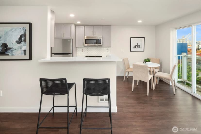 Property photo for 3318 30th Avenue Sw #a502, Seattle photo 7