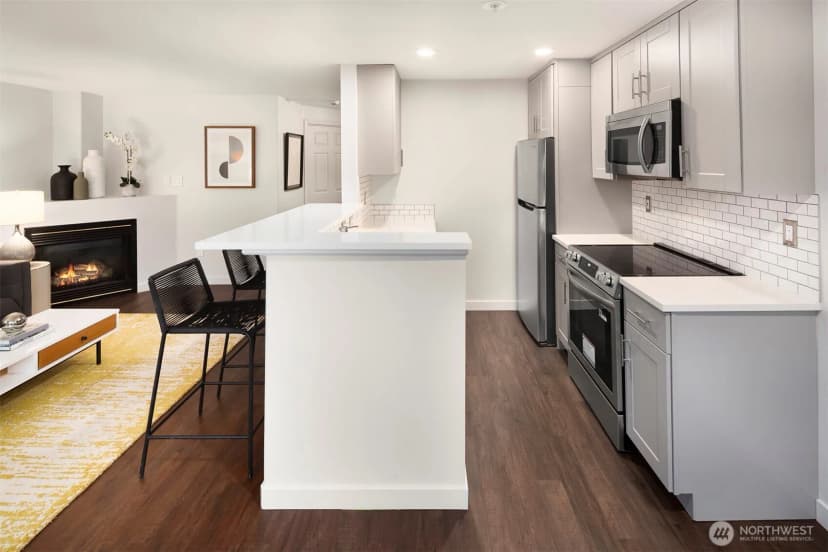 Property photo for 3318 30th Avenue Sw #a502, Seattle photo 11
