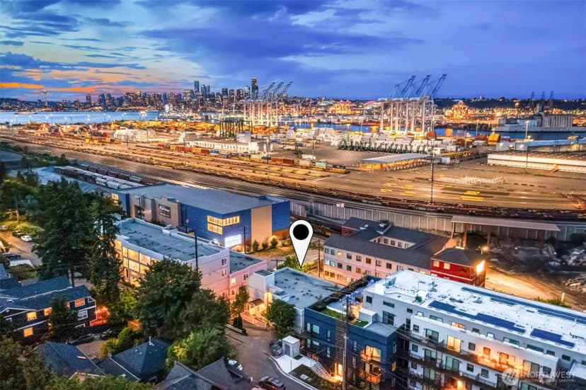 Property photo for 3318 30th Avenue Sw #a502, Seattle photo 17