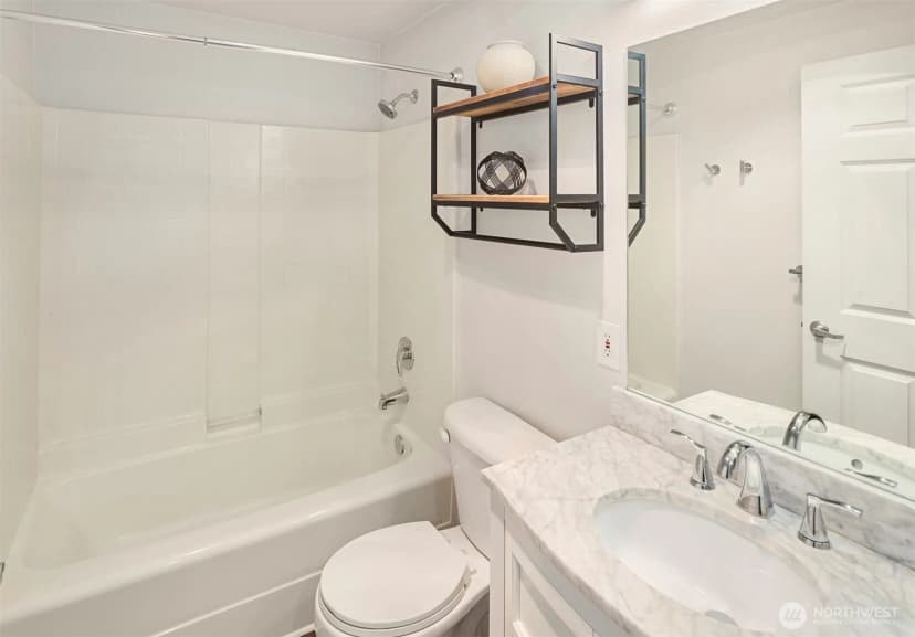 Property photo for 3318 30th Avenue Sw #a502, Seattle photo 13