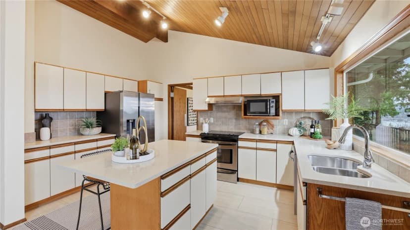 Property photo for 7808 89th Place Se, Mercer Island photo 14