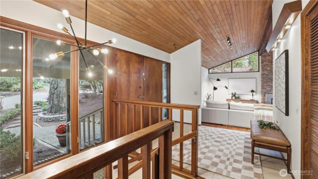 Property photo for 7808 89th Place Se, Mercer Island photo 5