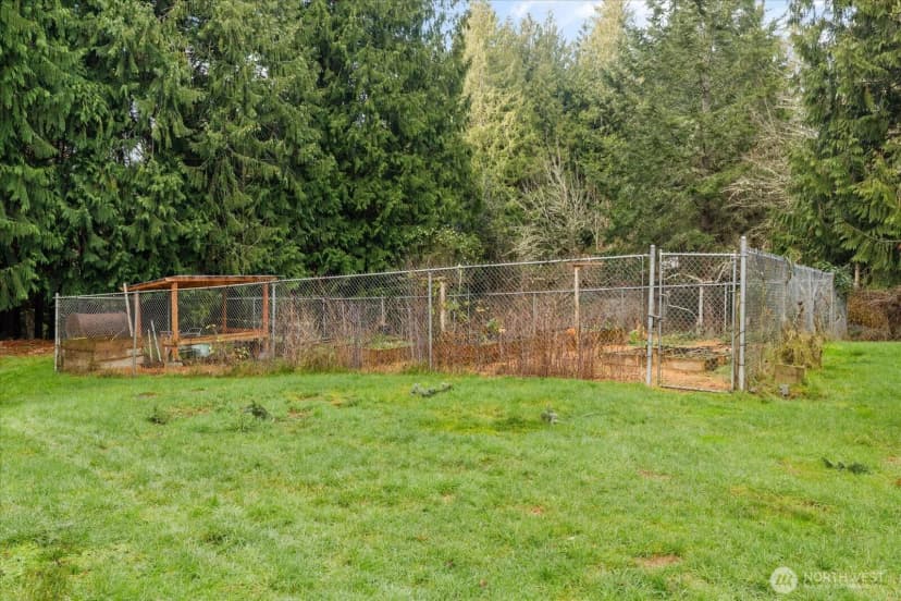 Property photo for 4282 Witter Road, Langley photo 33
