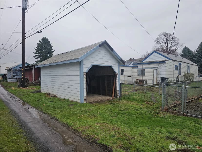 Property photo for 211 E Commercial Street, Dayton photo 27