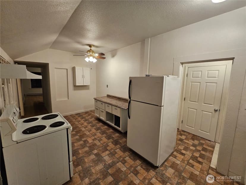 Property photo for 211 E Commercial Street, Dayton photo 8