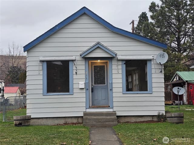 Property photo for 211 E Commercial Street, Dayton