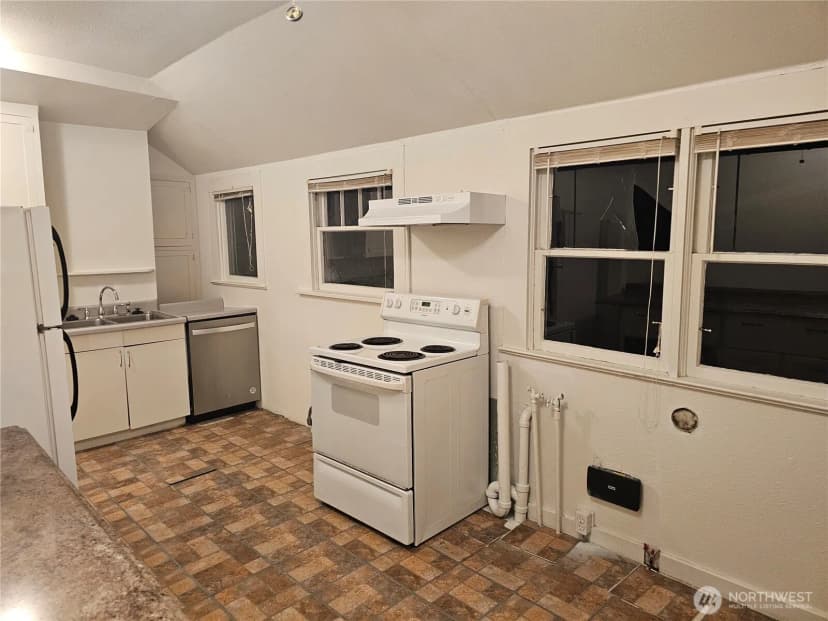 Property photo for 211 E Commercial Street, Dayton photo 6
