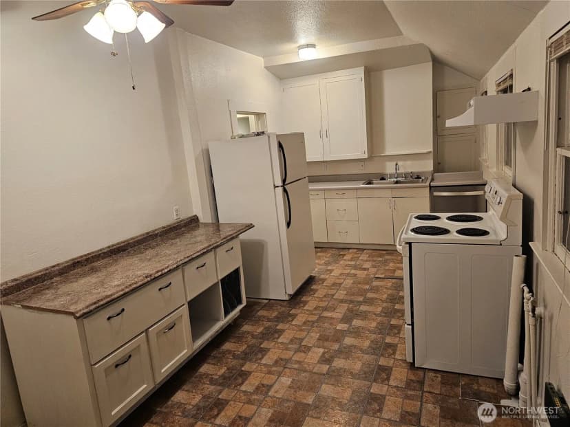Property photo for 211 E Commercial Street, Dayton photo 5