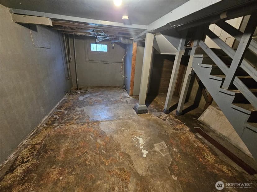 Property photo for 211 E Commercial Street, Dayton photo 17