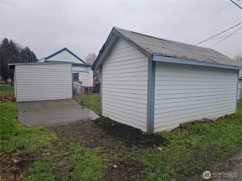 Property photo for 211 E Commercial Street, Dayton photo 28