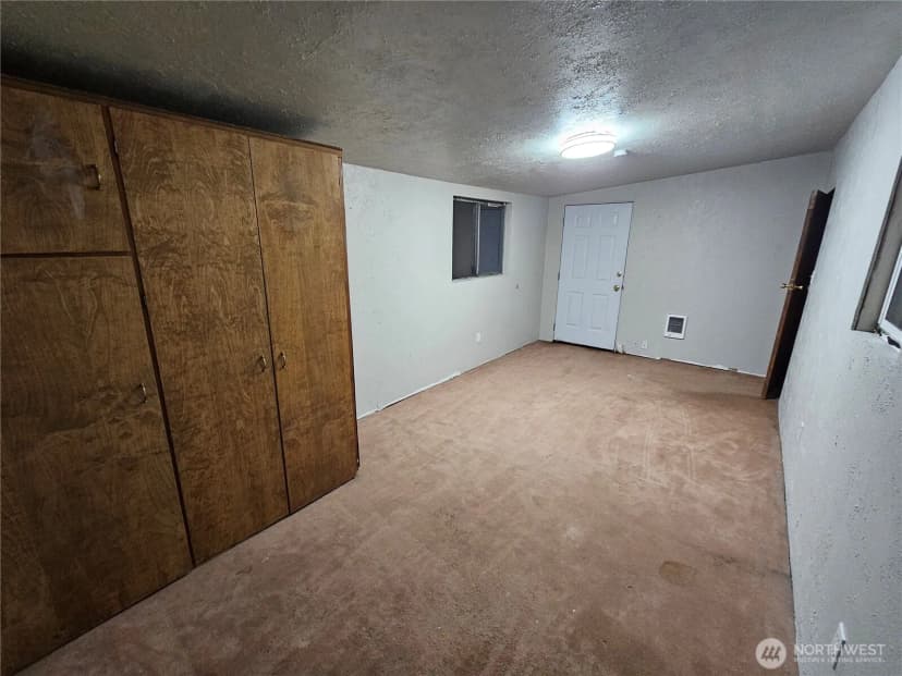 Property photo for 211 E Commercial Street, Dayton photo 14