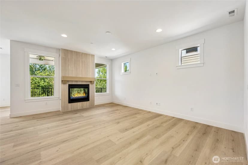 Property photo for 19515 81st Place Ne #1, Kenmore photo 8