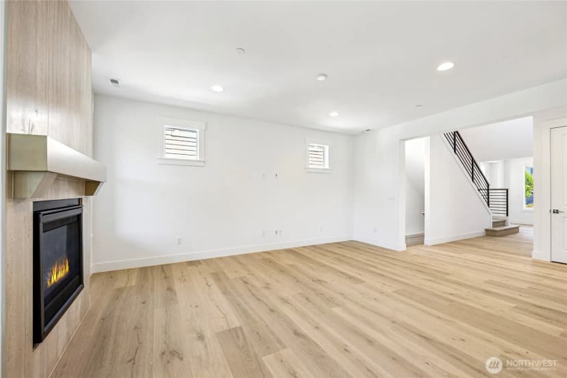Property photo for 19515 81st Place Ne #1, Kenmore photo 7