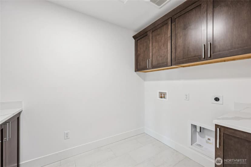 Property photo for 19515 81st Place Ne #1, Kenmore photo 23