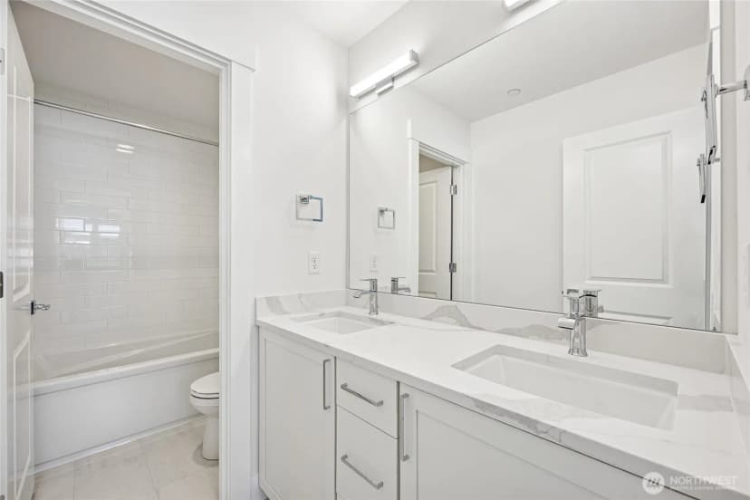 Property photo for 19515 81st Place Ne #1, Kenmore photo 32