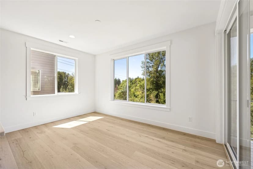 Property photo for 19515 81st Place Ne #1, Kenmore photo 17