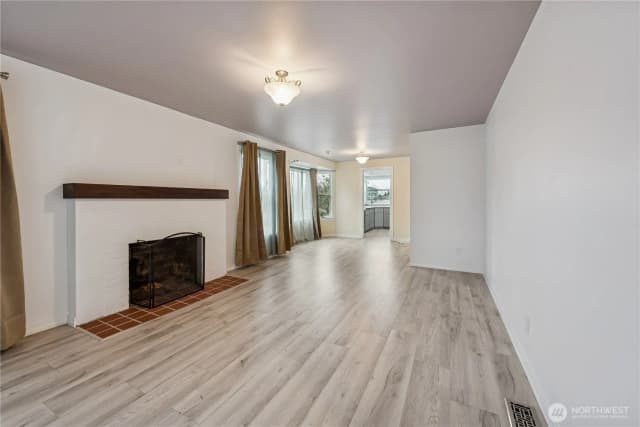 Property photo for 4559 12th Avenue S, Seattle photo 4