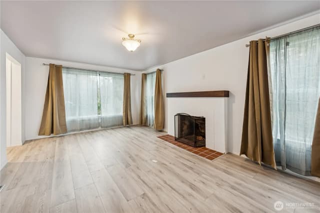 Property photo for 4559 12th Avenue S, Seattle photo 3