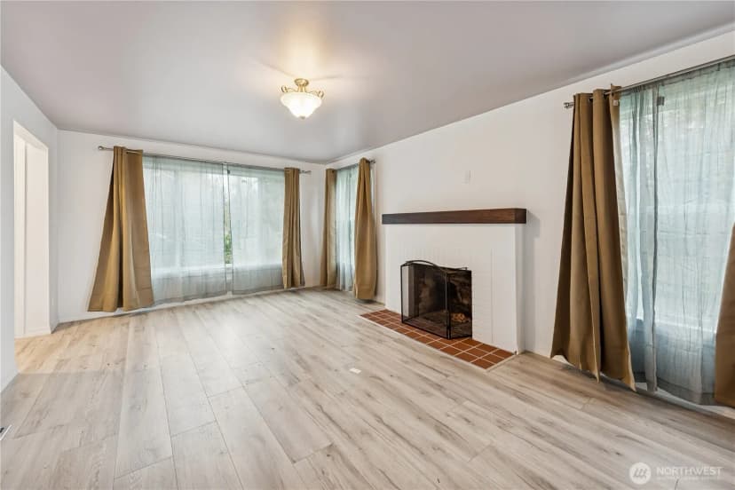 Property photo for 4559 12th Avenue S, Seattle photo 3