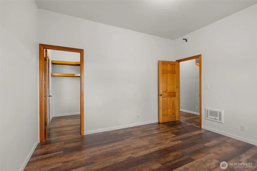 Property photo for 15 Spruce Lane, South Bend photo 14