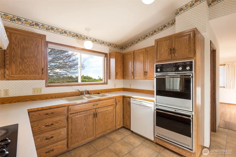 Property photo for 141 Bay View Street, Sequim photo 11