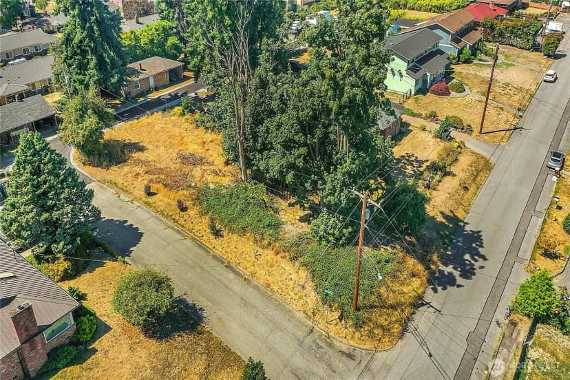 Property photo for 1 Xx Hawthorne Street, Everett photo 3