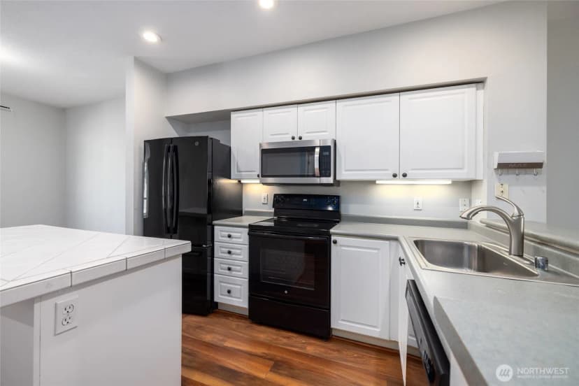 Property photo for 16125 Juanita-woodinville Way Ne #805, Bothell photo 16