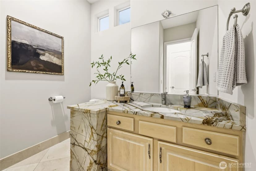 Property photo for 3340 Shorecliff Drive Ne, Tacoma photo 19