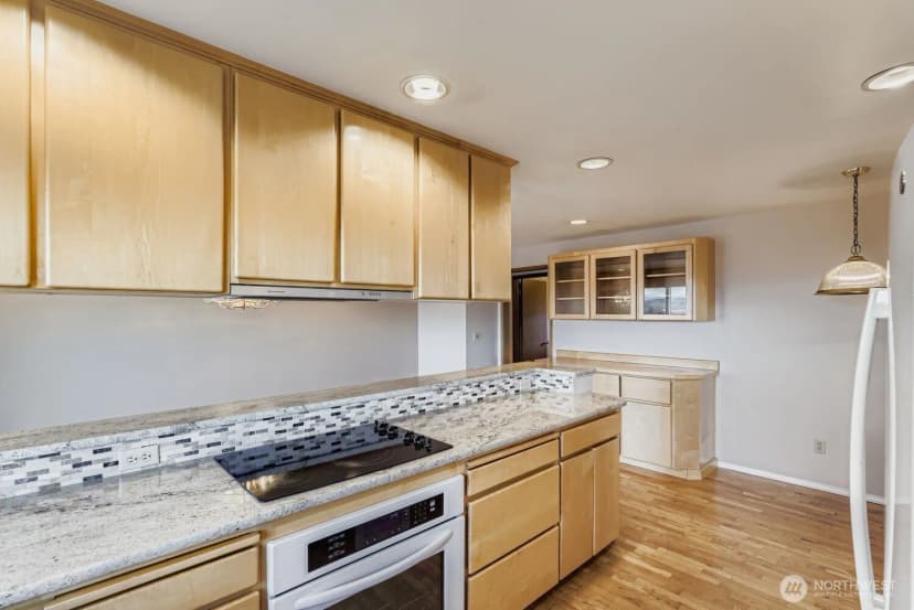 Property photo for 5215 S 164th Street, Tukwila photo 6