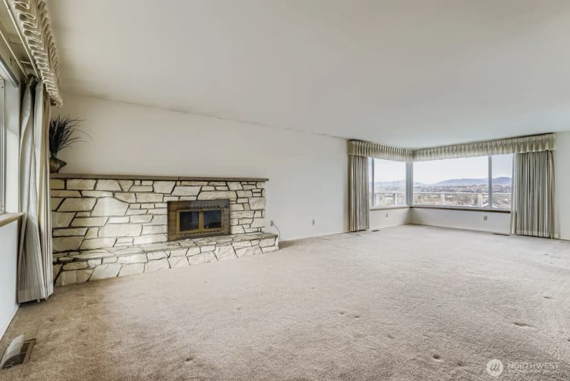 Property photo for 5215 S 164th Street, Tukwila photo 2