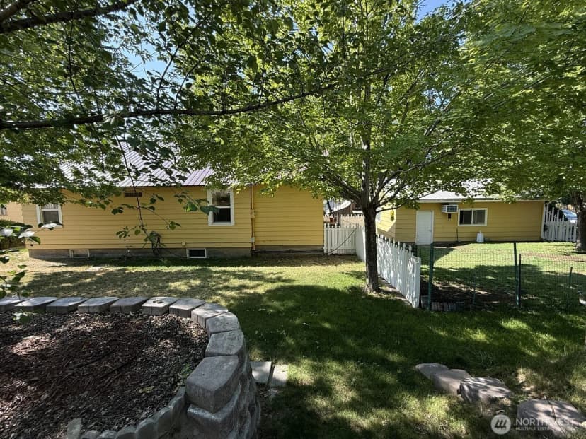 Property photo for 18 Cherry Avenue W, Omak photo 5