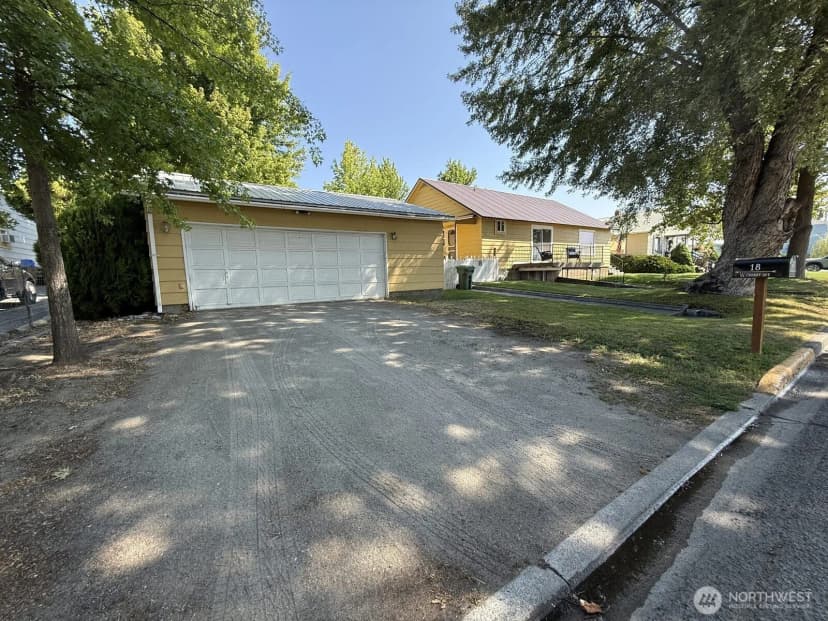 Property photo for 18 Cherry Avenue W, Omak photo 12