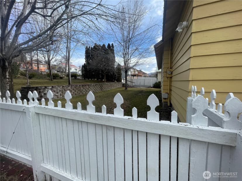 Property photo for 18 Cherry Avenue W, Omak photo 27