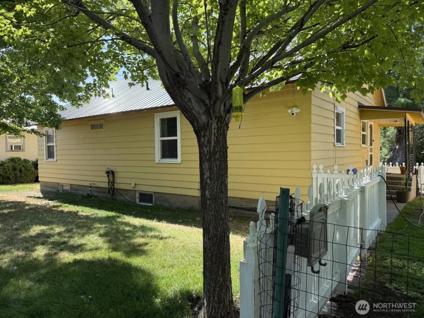 Property photo for 18 Cherry Avenue W, Omak photo 13