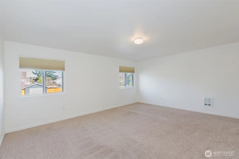 Property photo for 1025 12th Street, Bremerton photo 18